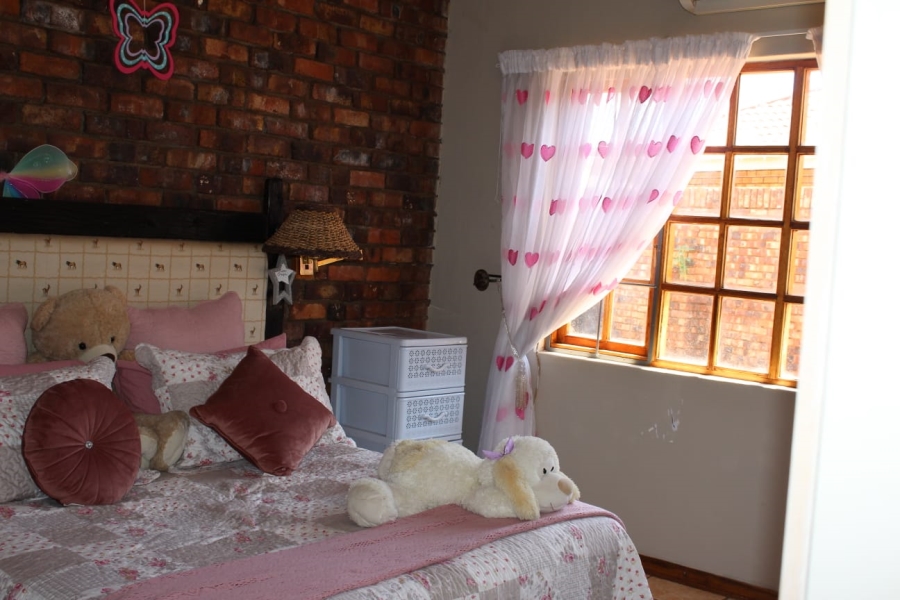 4 Bedroom Property for Sale in Minerva Gardens Northern Cape